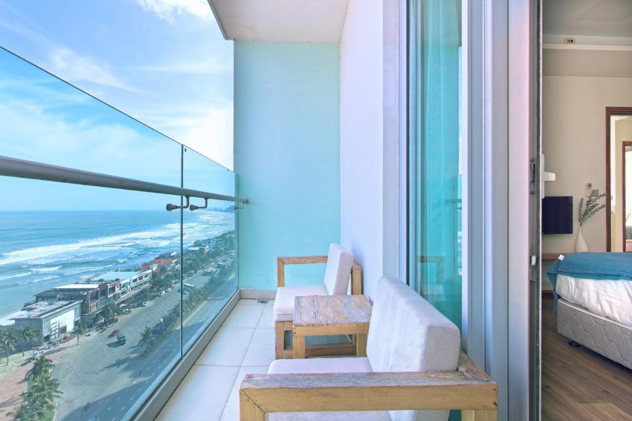Stunning Apartments Across My Khe Beach ! Rooftop Pool & Gym Da Nang Exterior photo
