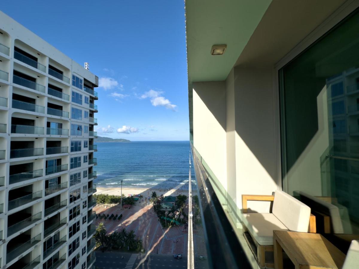 Stunning Apartments Across My Khe Beach ! Rooftop Pool & Gym Da Nang Exterior photo