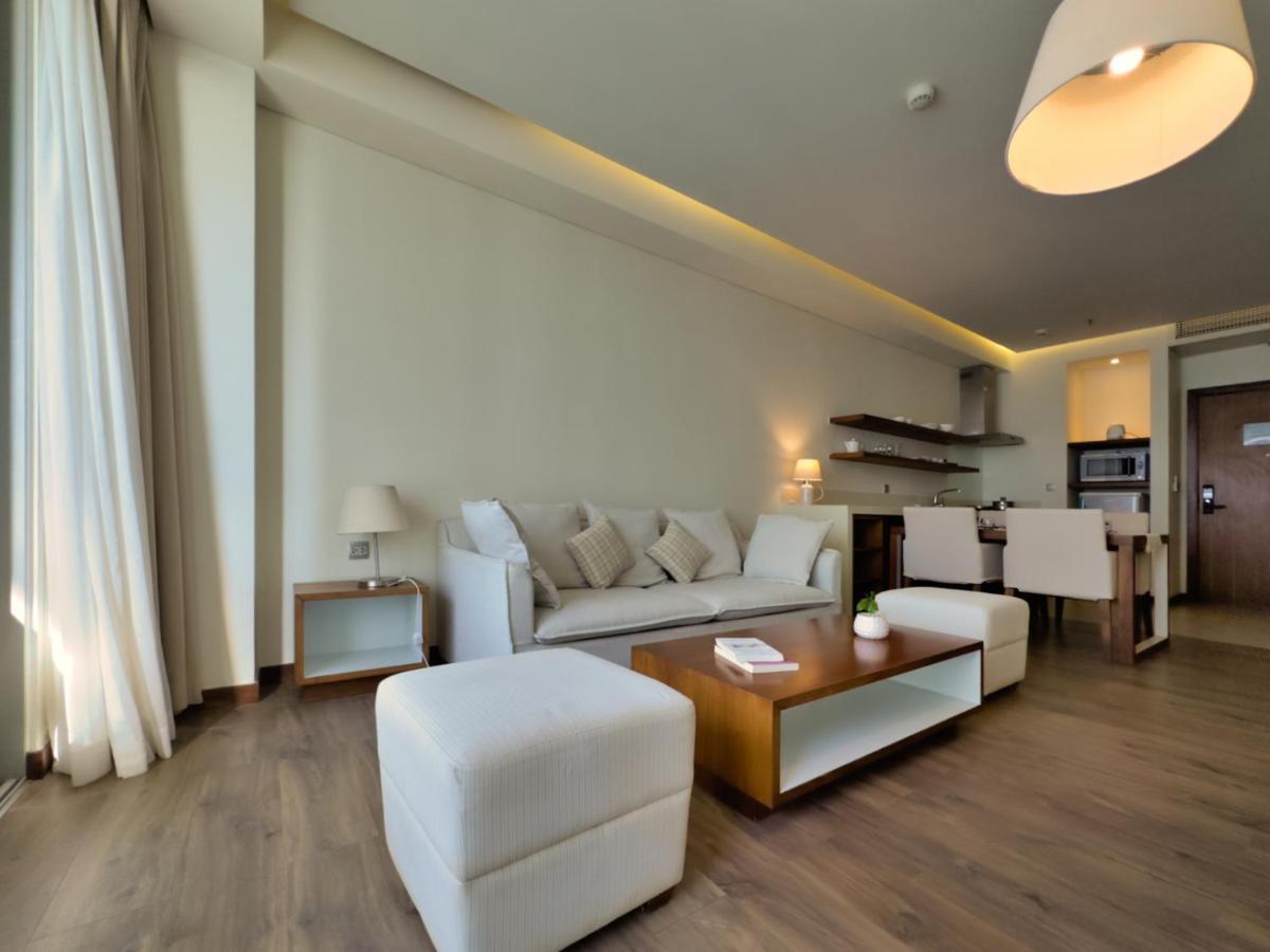 Stunning Apartments Across My Khe Beach ! Rooftop Pool & Gym Da Nang Exterior photo